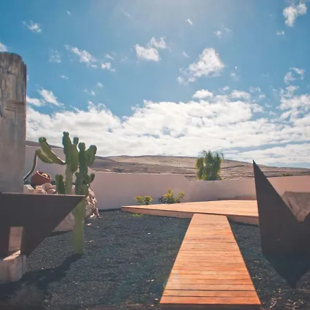 - Fuego - Surf & Yoga Apartment