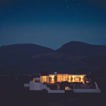 - Fuego - Surf & Yoga Apartment